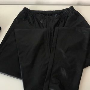 Black shiny leggings